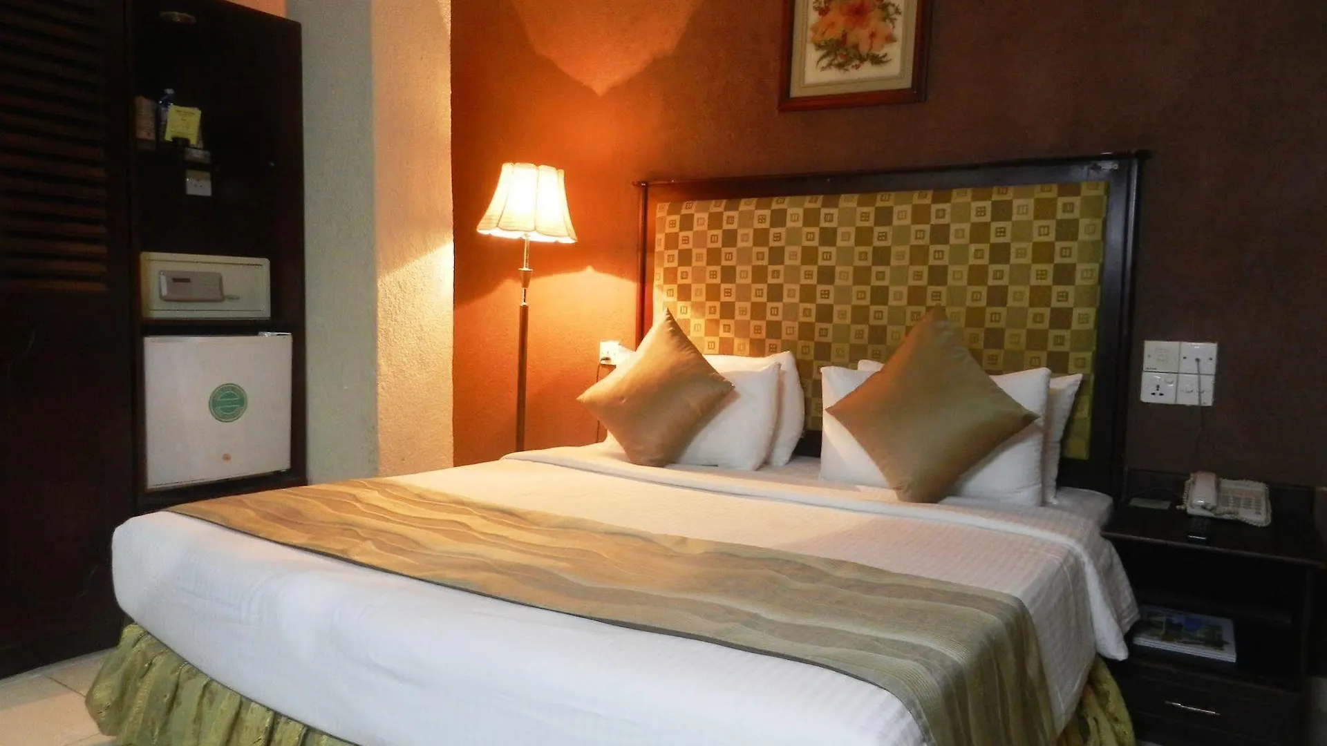 Pearl City Hotel Colombo
